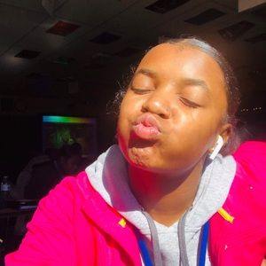 Meet your Posher, Joy